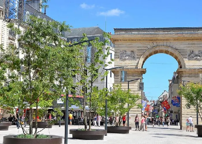 12, Dijon, Near Train Station * Ντιζόν